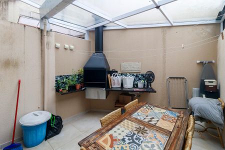 Casa à venda com 111m², 3 quartos e 2 vagas Casa à venda com 111m², 3 quartos e 2 vagasChurrasqueira