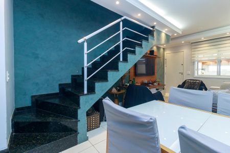Casa à venda com 111m², 3 quartos e 2 vagas Casa à venda com 111m², 3 quartos e 2 vagasSala