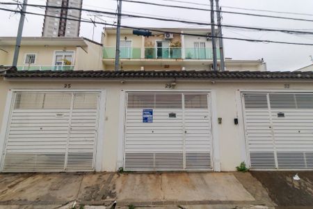 Casa à venda com 111m², 3 quartos e 2 vagas Casa à venda com 111m², 3 quartos e 2 vagasFachada