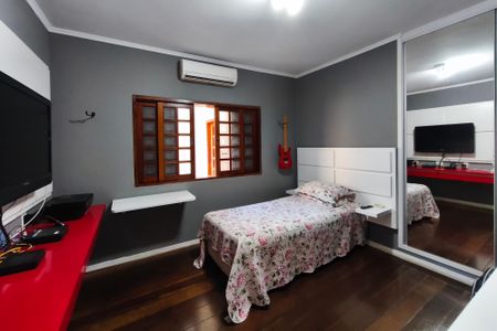 Casa à venda com 290m², 3 quartos e 2 vagas Casa à venda com 290m², 3 quartos e 2 vagasQuarto 2