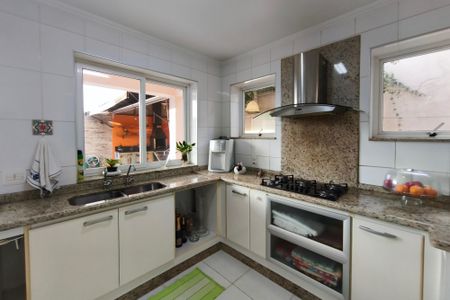 Casa à venda com 290m², 3 quartos e 2 vagas Casa à venda com 290m², 3 quartos e 2 vagasCozinha