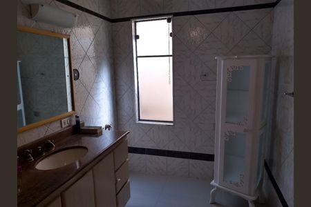 Casa à venda com 700m², 7 quartos e 6 vagas Casa à venda com 700m², 7 quartos e 6 vagasBanheiro 2 da casa 1