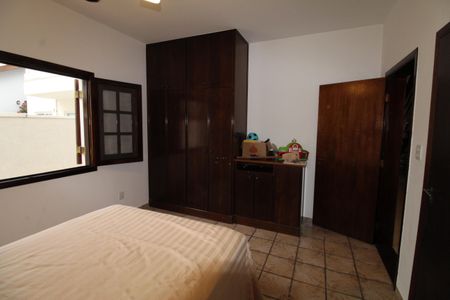 Casa de condomínio para alugar com 380m², 4 quartos e sem vagaSuíte 3