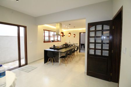 Casa de condomínio para alugar com 380m², 4 quartos e sem vagaCozinha