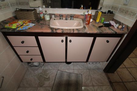 Casa de condomínio para alugar com 380m², 4 quartos e sem vagaBanheiro da Suíte 2