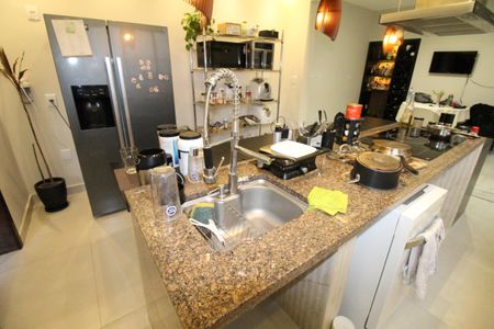 Casa de condomínio para alugar com 380m², 4 quartos e sem vagaCozinha