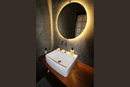 Casa de condomínio para alugar com 380m², 4 quartos e sem vagaLavabo