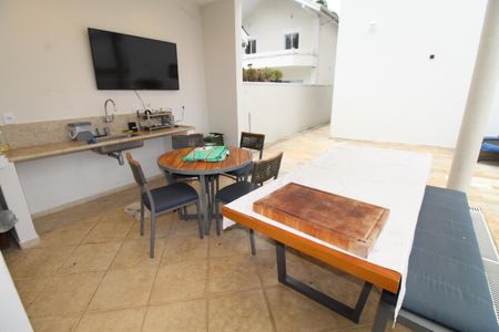 Casa de condomínio para alugar com 380m², 4 quartos e sem vagaÁrea de Lazer