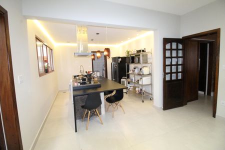 Casa de condomínio para alugar com 380m², 4 quartos e sem vagaCozinha