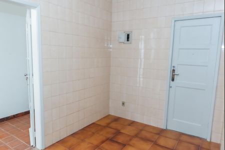 Apartamento à venda com 72m², 2 quartos e sem vagaCozinha vista da entrada de serviço