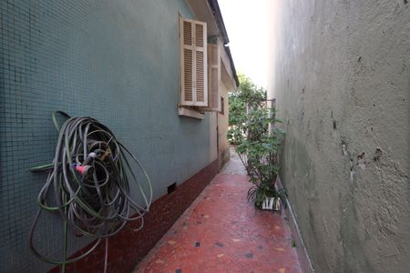 Casa à venda com 97m², 2 quartos e 1 vagaCorredor lateral