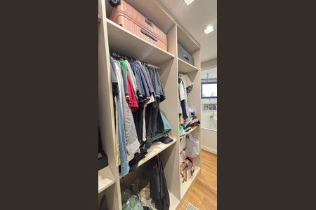 Apartamento à venda com 160m², 3 quartos e 3 vagas Apartamento à venda com 160m², 3 quartos e 3 vagasSuite - Closet