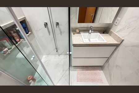 Apartamento à venda com 160m², 3 quartos e 3 vagas Apartamento à venda com 160m², 3 quartos e 3 vagasBanheiro da Suíte 2