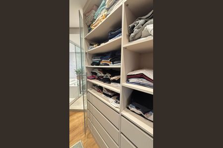 Apartamento à venda com 160m², 3 quartos e 3 vagas Apartamento à venda com 160m², 3 quartos e 3 vagasSuite - Closet