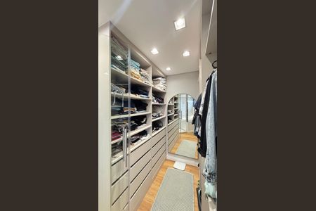 Apartamento à venda com 160m², 3 quartos e 3 vagas Apartamento à venda com 160m², 3 quartos e 3 vagasSuite - Closet