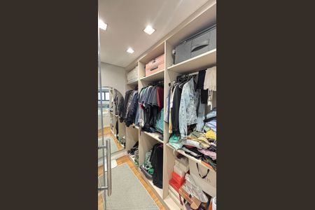 Apartamento à venda com 160m², 3 quartos e 3 vagas Apartamento à venda com 160m², 3 quartos e 3 vagasSuite - Closet