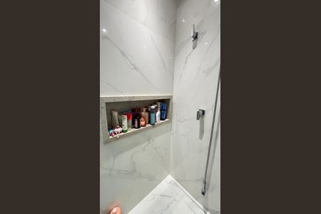 Apartamento à venda com 160m², 3 quartos e 3 vagas Apartamento à venda com 160m², 3 quartos e 3 vagasBanheiro da Suíte 2