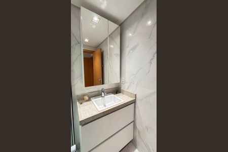 Apartamento à venda com 160m², 3 quartos e 3 vagas Apartamento à venda com 160m², 3 quartos e 3 vagasBanheiro da Suíte 2