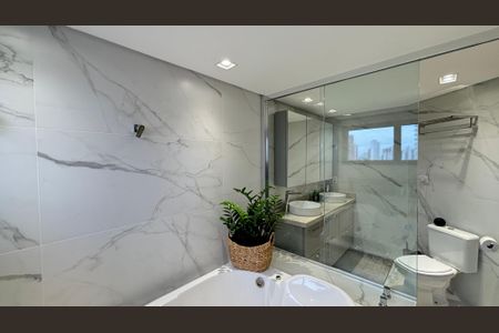 Apartamento à venda com 160m², 3 quartos e 3 vagas Apartamento à venda com 160m², 3 quartos e 3 vagasBanheiro da Suíte