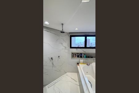 Apartamento à venda com 160m², 3 quartos e 3 vagas Apartamento à venda com 160m², 3 quartos e 3 vagasBanheiro da Suíte