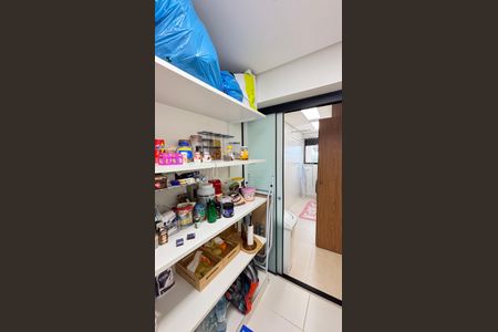 Apartamento à venda com 160m², 3 quartos e 3 vagas Apartamento à venda com 160m², 3 quartos e 3 vagasDespensa