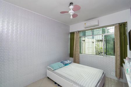 Casa à venda com 96m², 4 quartos e 2 vagasQuarto 1