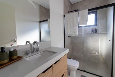 Casa de condomínio à venda com 215m², 3 quartos e 4 vagasBanheiro/Suite 1