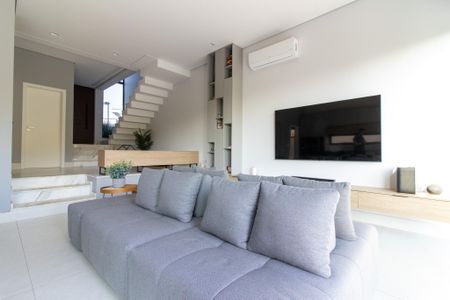 Casa de condomínio à venda com 215m², 3 quartos e 4 vagasSala