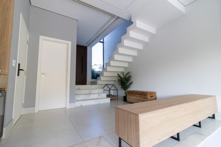 Casa de condomínio à venda com 215m², 3 quartos e 4 vagasSala