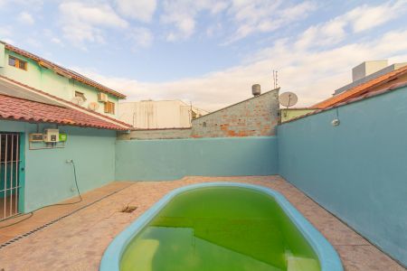 Casa à venda com 72m², 3 quartos e 2 vagasPiscina/Fundos