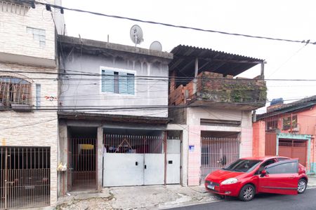 Casa à venda com 70m², 1 quarto e sem vaga Casa à venda com 70m², 1 quarto e sem vagaFachada