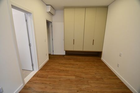 Casa de condomínio à venda com 350m², 3 quartos e 4 vagasSuíte 1