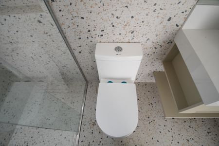 Casa de condomínio à venda com 350m², 3 quartos e 4 vagasBanheiro de serviço