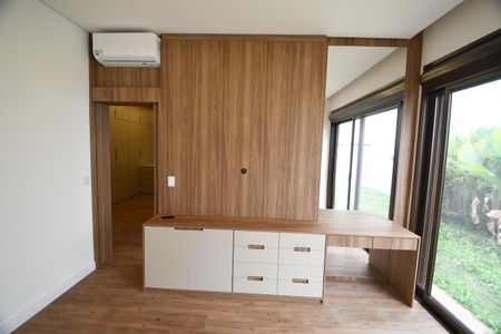 Casa de condomínio à venda com 350m², 3 quartos e 4 vagasSuíte 3