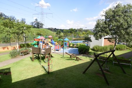 Casa de condomínio à venda com 350m², 3 quartos e 4 vagasÁrea comum - Playground