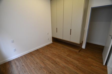 Casa de condomínio à venda com 350m², 3 quartos e 4 vagasSuíte 2