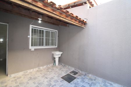 Casa à venda com 72m², 2 quartos e 1 vagaÁrea de Serviço