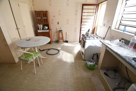 Casa à venda com 245m², 5 quartos e 2 vagasCozinha