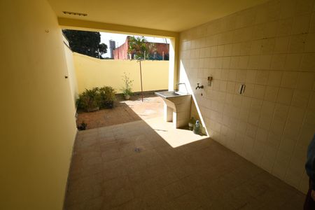 Casa à venda com 245m², 5 quartos e 2 vagasÁrea de Serviço