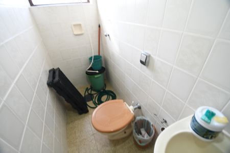 Casa à venda com 245m², 5 quartos e 2 vagasBanheiro de Serviço