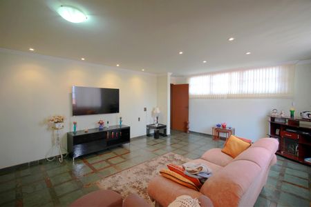 Casa para alugar com 420m², 5 quartos e 4 vagasSala de Estar 2