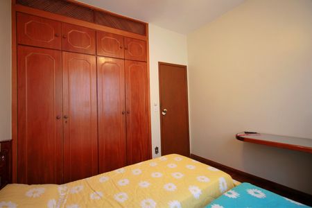 Casa para alugar com 420m², 5 quartos e 4 vagasQuarto 