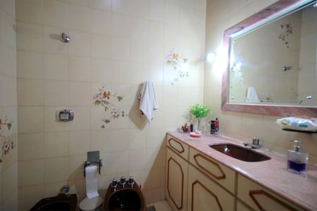 Casa para alugar com 420m², 5 quartos e 4 vagasBanheiro