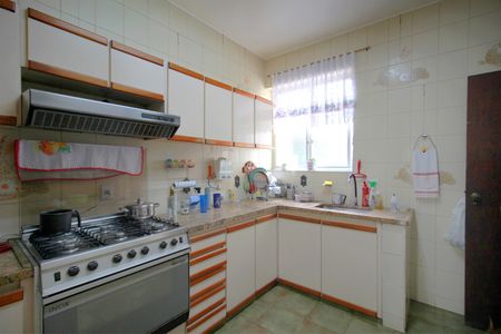 Casa para alugar com 420m², 5 quartos e 4 vagasCozinha