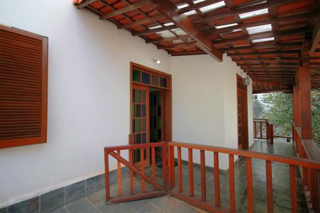 Casa para alugar com 420m², 5 quartos e 4 vagasVaranda