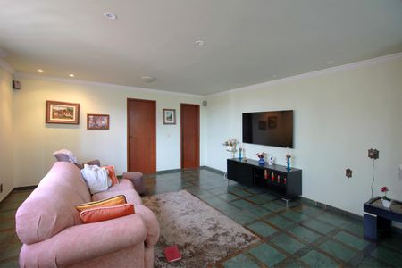 Casa para alugar com 420m², 5 quartos e 4 vagasSala de Estar 2