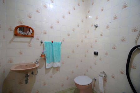 Casa para alugar com 420m², 5 quartos e 4 vagasBanheiro de serviço