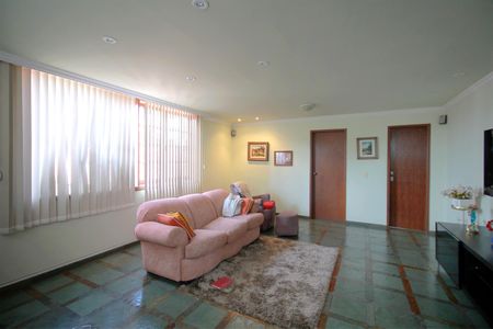 Casa para alugar com 420m², 5 quartos e 4 vagasSala de Estar 2