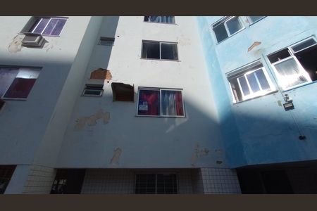 Apartamento à venda com 65m², 2 quartos e 1 vaga Apartamento à venda com 65m², 2 quartos e 1 vagaFachada com Placa