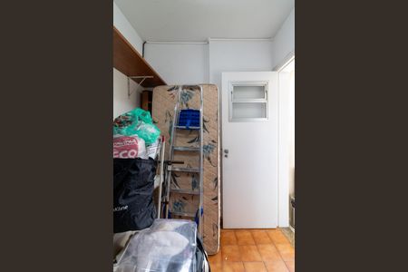 Apartamento à venda com 130m², 3 quartos e 2 vagas Apartamento à venda com 130m², 3 quartos e 2 vagasQuarto de Serviço